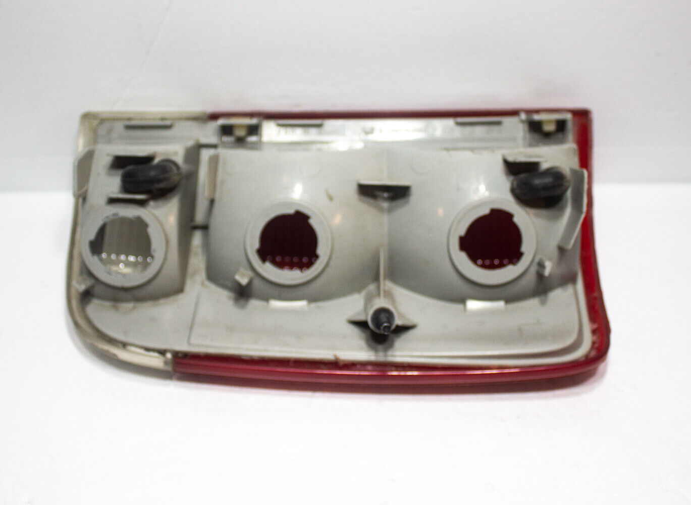 1x Used GM Jimmy Blazer Outer Rear LH Left Hand Driver Side Tail Light Lamp