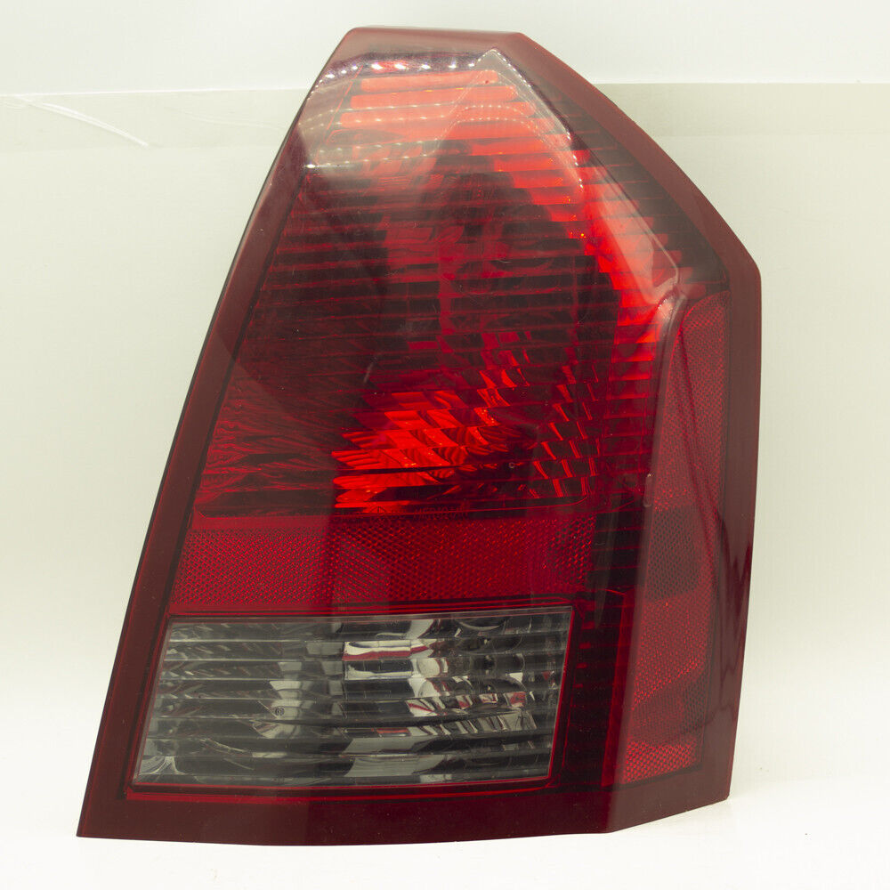 05-07 Chrysler 300 Rear Passenger Right Hand Side Tail Light Lamp Assembly OEM