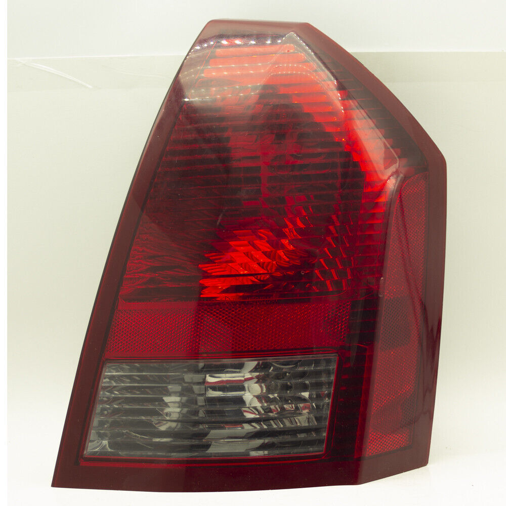 05-07 Chrysler 300 Rear Passenger Right Hand Side Tail Light Lamp Assembly OEM