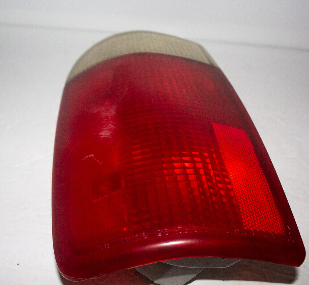 1x Used GM Jimmy Blazer Outer Rear RH Right Hand Passenger Side Tail Light Lamp